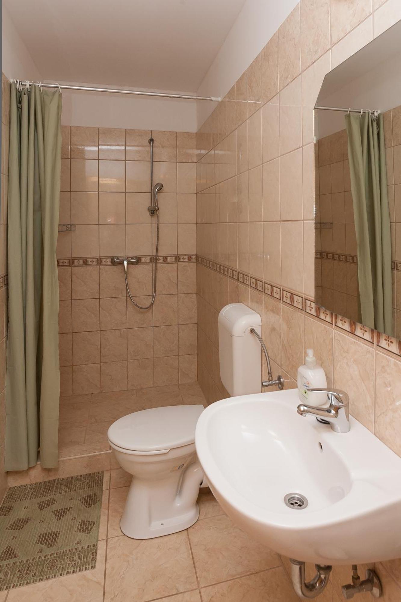 Paratlan Apartmanhaz Szilvásvárad Екстериор снимка